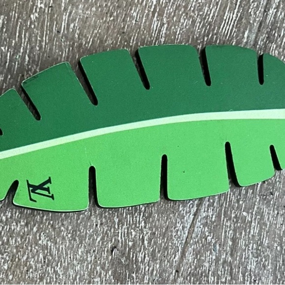 Louis Vuitton Rare “By the Pool” Bag Charm. Come with dust bag & box. - Picture 2 of 5